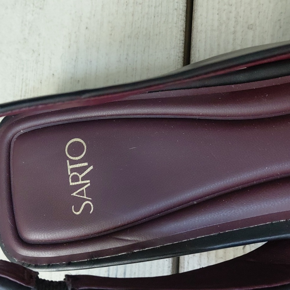 Franco Sarto Black Leather Slingback Flats with Gold Buckles - Picture 4 of 6